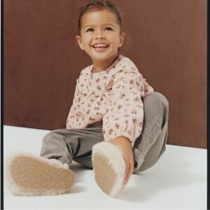 Zara Girls Long‎ Sleeve Corduroy Floral Shirt Flowers Size 4-5 Years